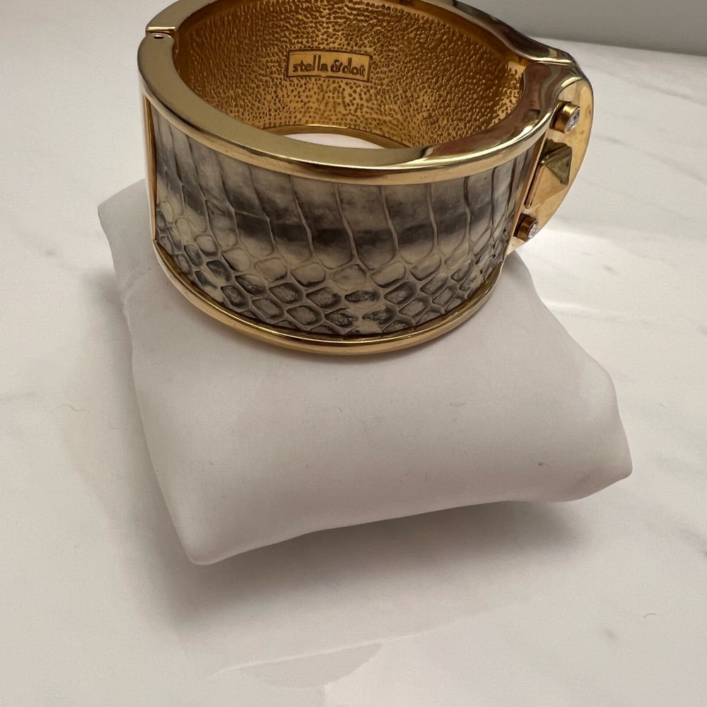 Stella & Dot Python Bangle - Picture 4 of 5